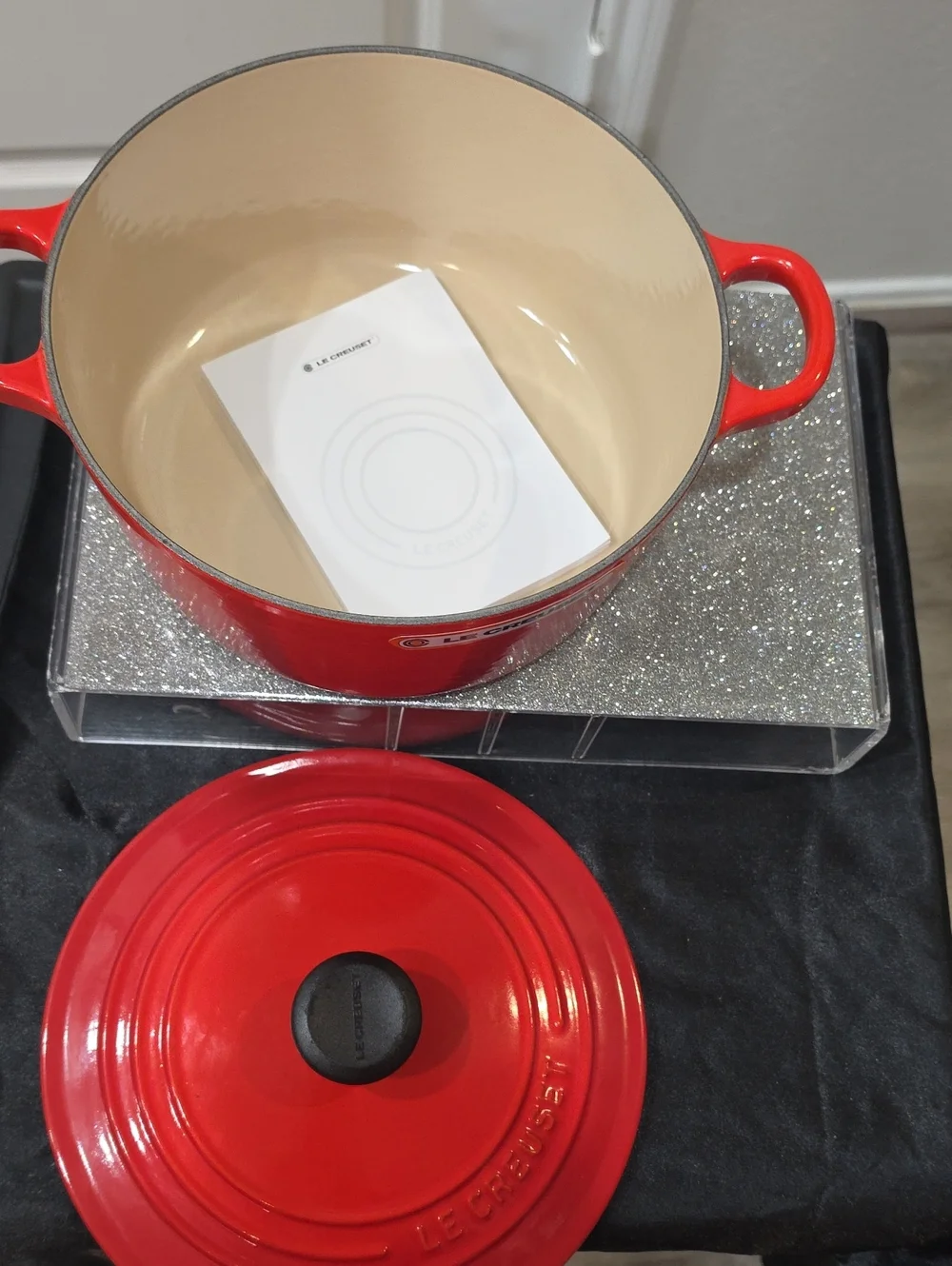 Le Creuset Enameled Cast Iron Signature Round 3.5QT Dutch Oven-Cerise/Cherry Red